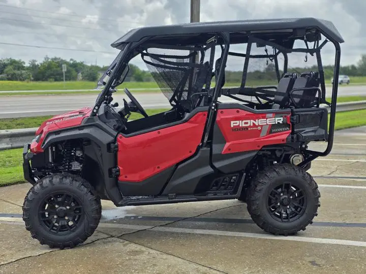 2025 Honda® Pioneer 1000-5 Deluxe - Photo 6