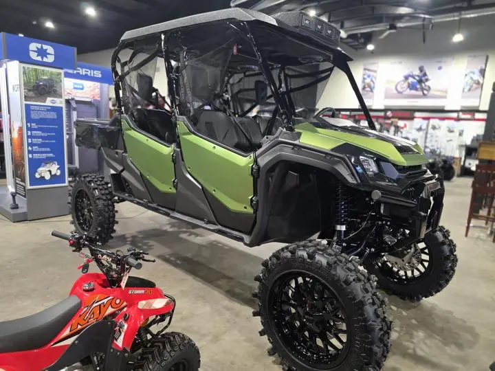 2025 Honda® Pioneer 1000-6 Deluxe Crew - Photo 11