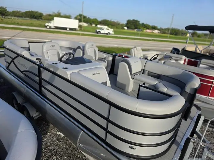 2025 Bentley Pontoons Legacy 203 Navigator Tritoon - Photo 7