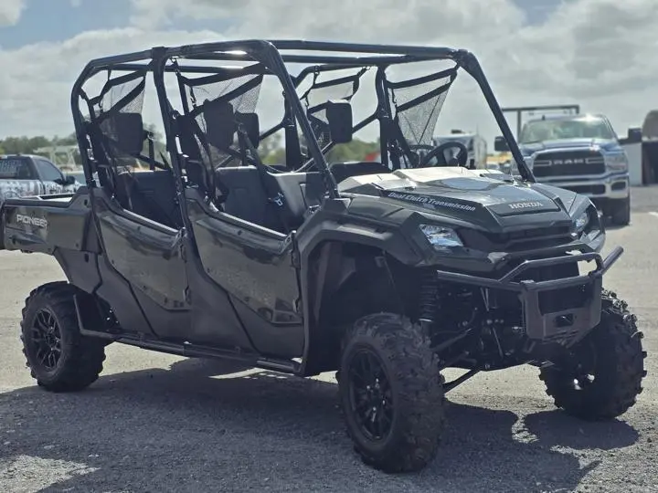 2023 Honda® Pioneer 1000-6 Deluxe Crew - Photo 9