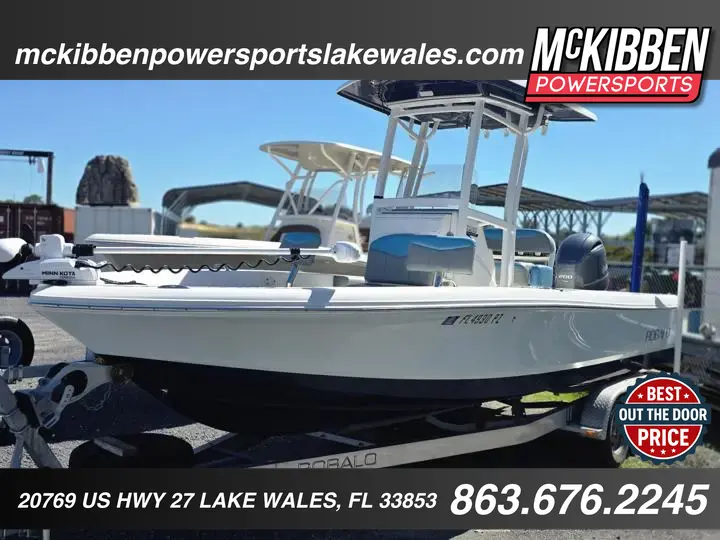 2016 Robalo Cayman 226