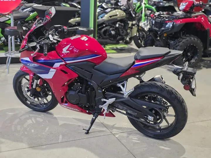 2025 Honda® Cbr500r - Photo 6