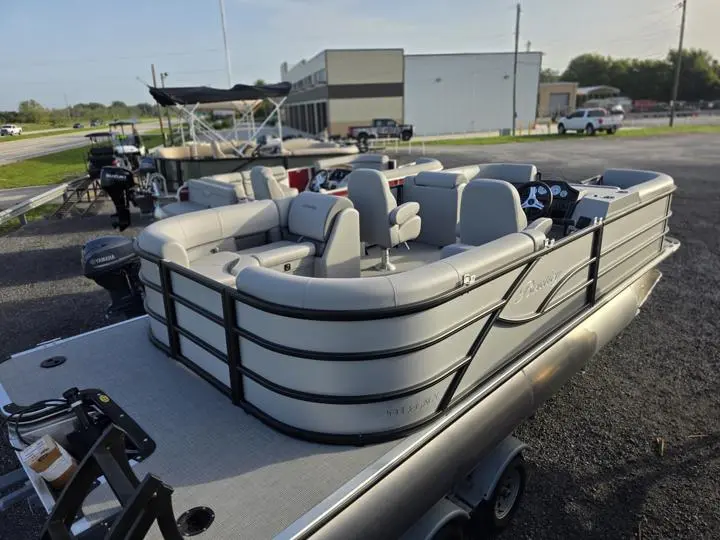 2025 Bentley Pontoons Legacy 203 Navigator Tritoon - Photo 10