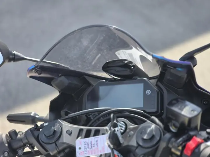 2025 Yamaha Yzf-R3 - Photo 20