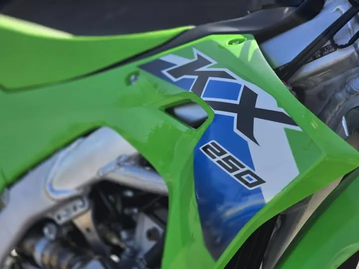 2026 Kawasaki Kx250 - Photo 11