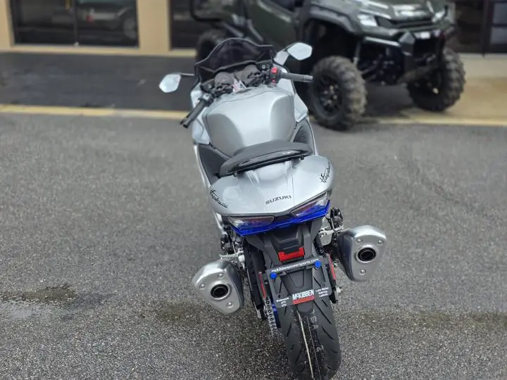 2025 Suzuki Hayabusa - Photo 9