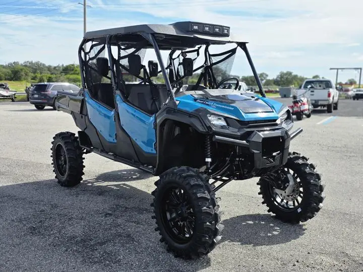 2025 Honda® Pioneer 1000-6 Deluxe Crew - Photo 12