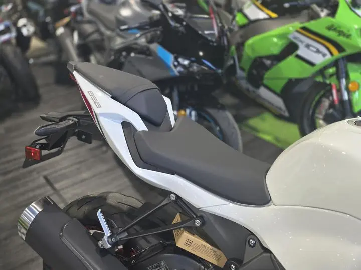2025 Kawasaki Ninja Zx-6r Abs - Photo 11