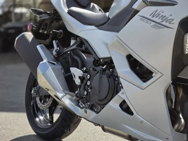 2025 Kawasaki Ninja 500 Abs - Photo 11