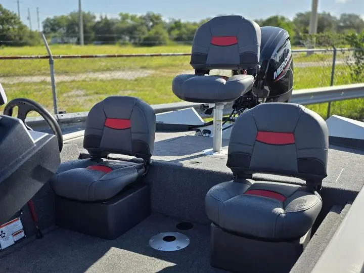 2025 Tracker® Boats Pro Team 175 - Photo 14