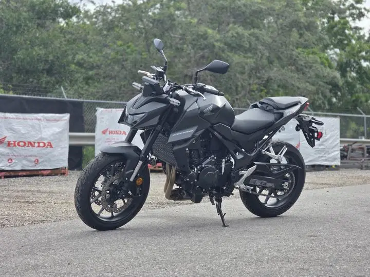 2025 Honda® Cb750 Hornet - Photo 2