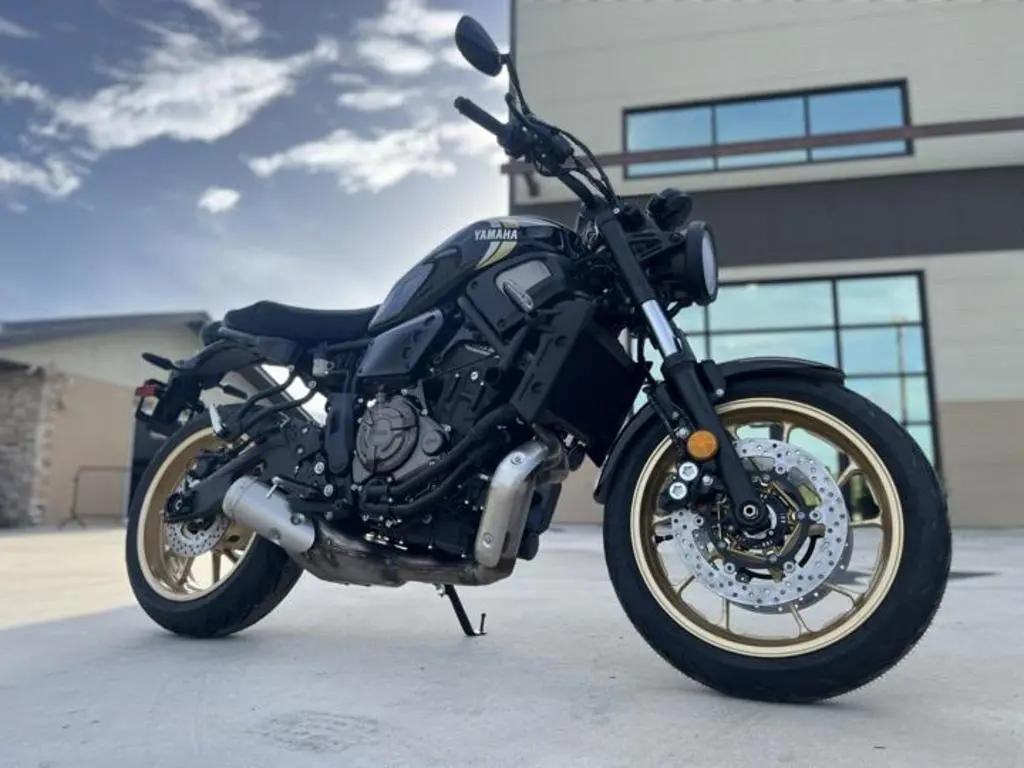 2024 Yamaha XSR700 - Photo 10