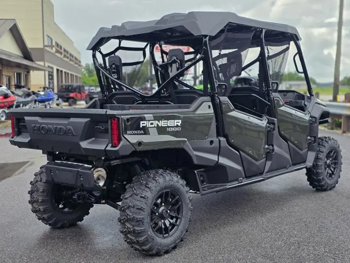 2025 Honda® Pioneer 1000-6 Deluxe Crew - Photo 7
