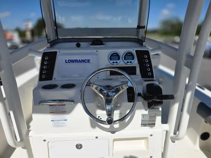 2016 Robalo Cayman 226 - Photo 17