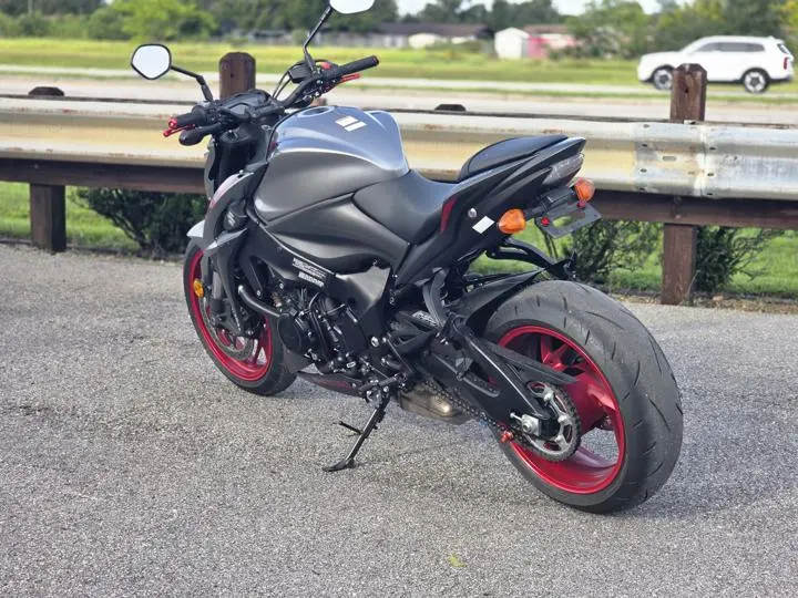 2020 Suzuki GSX-S 1000 - Photo 8