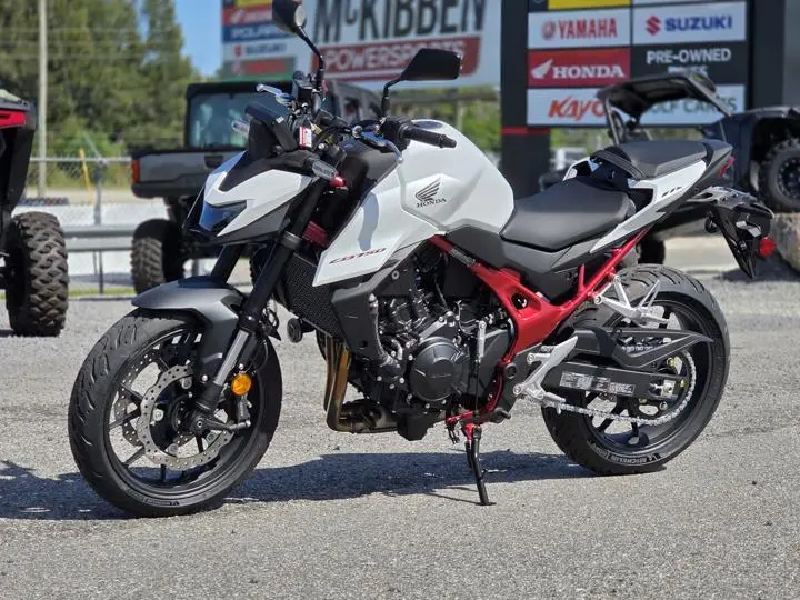 2025 Honda® Cb750 Hornet - Photo 2