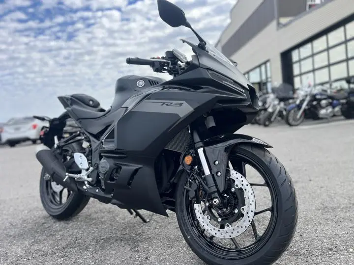 2025 Yamaha Yzf-R3 - Photo 17