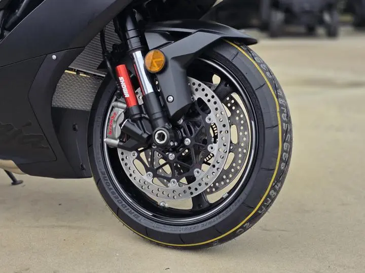 2025 Kawasaki Ninja ZX-10R ABS - Photo 11