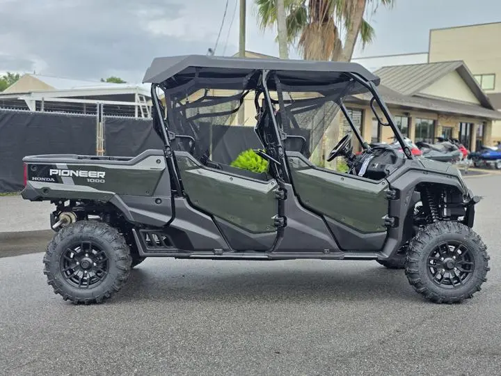 2025 Honda® Pioneer 1000-6 Deluxe Crew - Photo 8