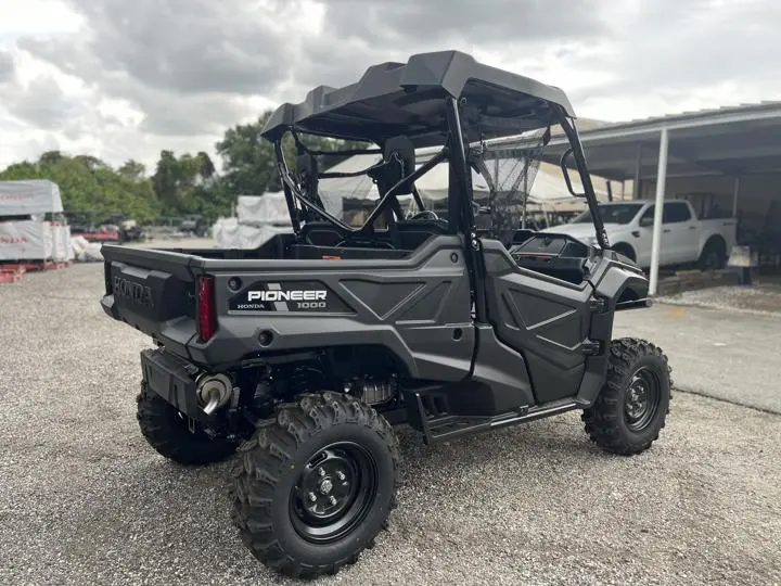 2025 Honda® Pioneer 1000 - Photo 5
