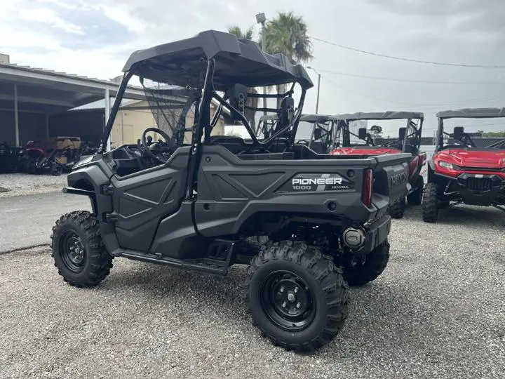 2025 Honda® Pioneer 1000 - Photo 4