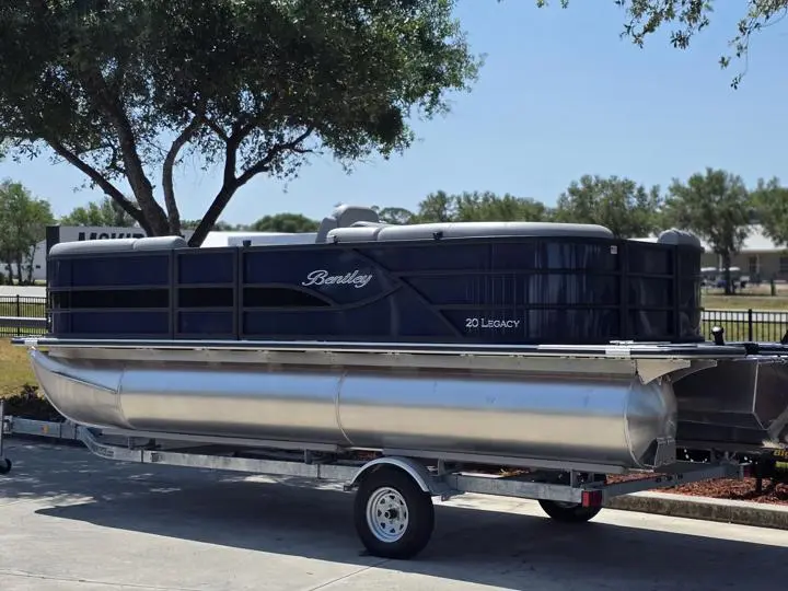 2025 Bentley Pontoons Legacy 200 Navigator - Photo 4