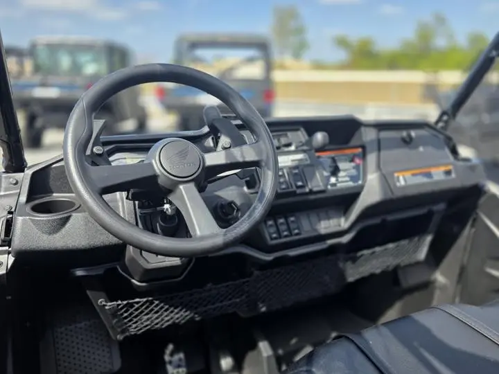 2023 Honda® Pioneer 1000-6 Deluxe Crew - Photo 13