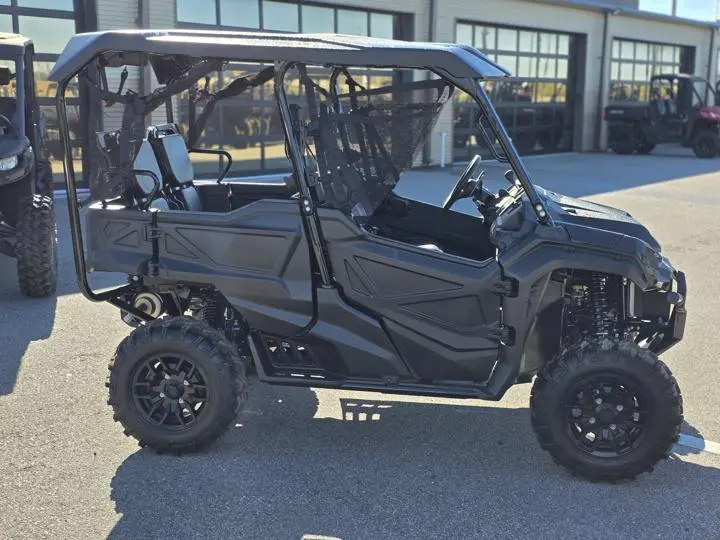 2025 Honda® Pioneer 1000-5 - Photo 10