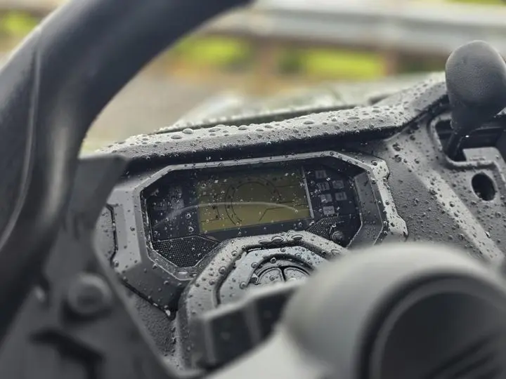 2025 Honda® Pioneer 1000-6 Deluxe Crew - Photo 17