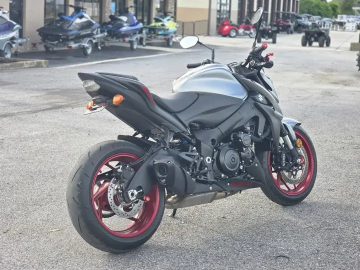 2020 Suzuki GSX-S 1000 - Photo 10