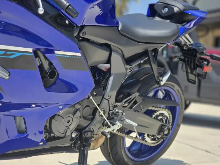 2025 Yamaha Yzf-R7 - Photo 6