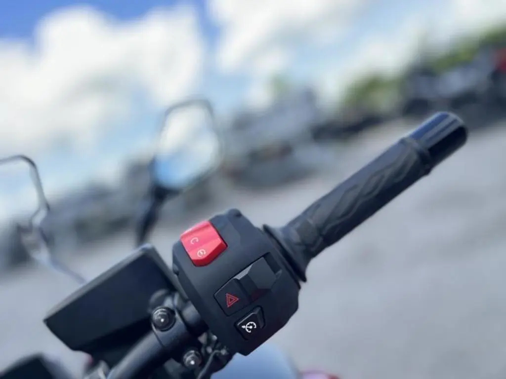 2024 Suzuki GSX-S1000GT Plus - Photo 15