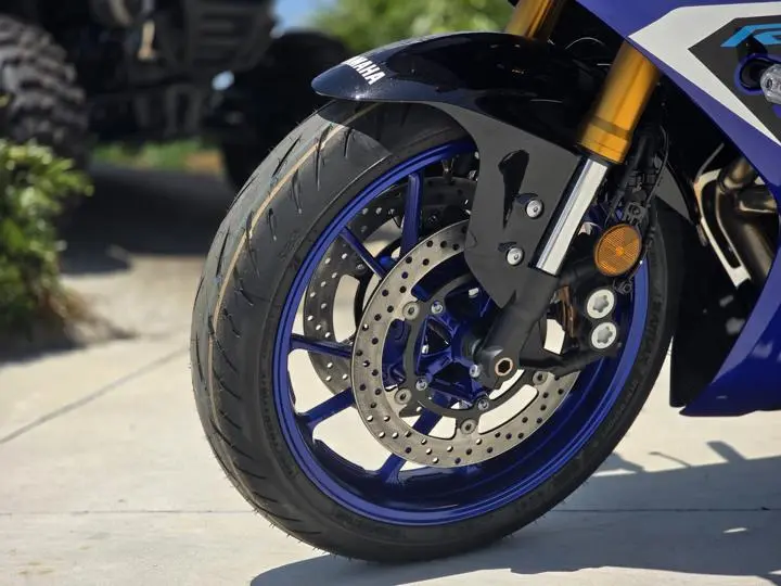 2025 Yamaha Yzf-R7 - Photo 3