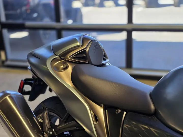 2025 Suzuki Hayabusa - Photo 13