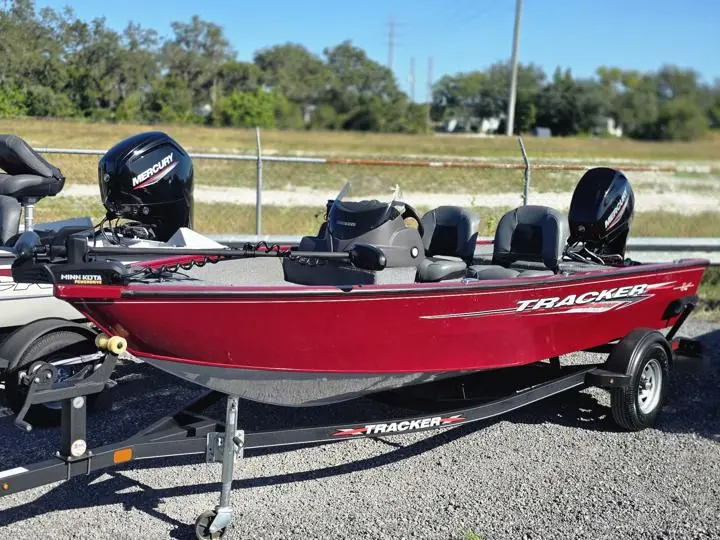 2021 Tracker® Boats Super Guide V-16 - Photo 2