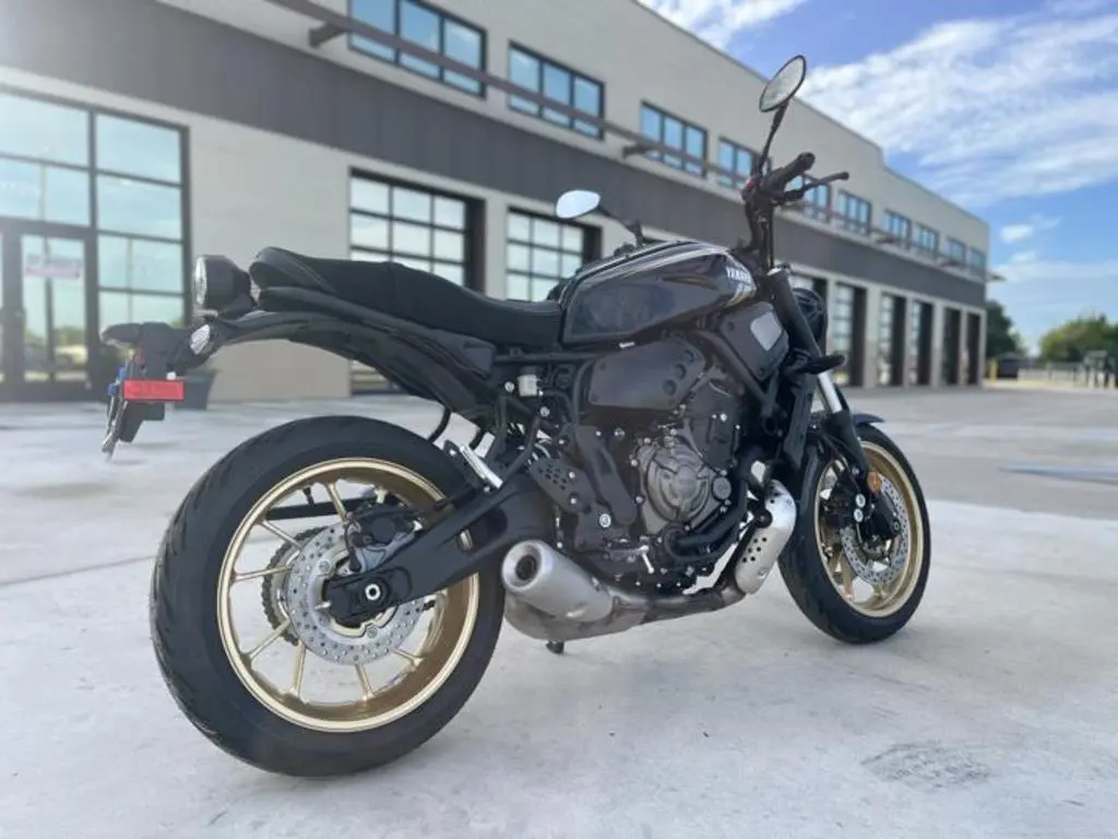 2024 Yamaha XSR700 - Photo 8