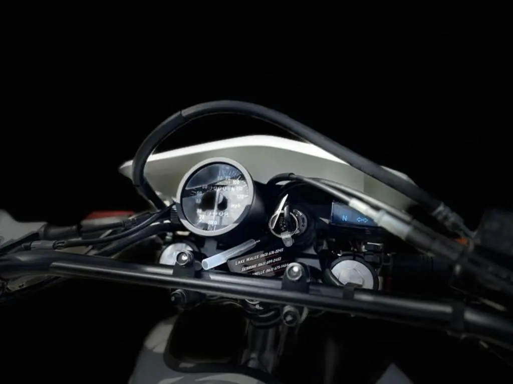 2024 Suzuki DR650S - Photo 17