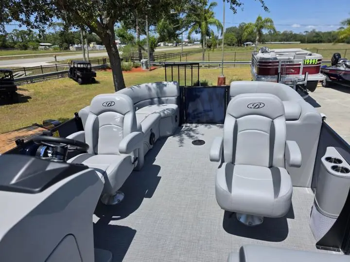 2025 Bentley Pontoons Legacy 200 Navigator - Photo 12