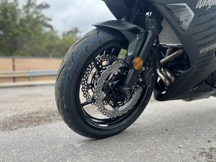 2025 Kawasaki Ninja 650 Abs - Photo 3