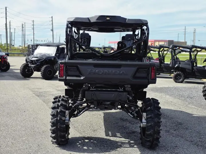 2025 Honda® Pioneer 1000-6 Deluxe Crew - Photo 6