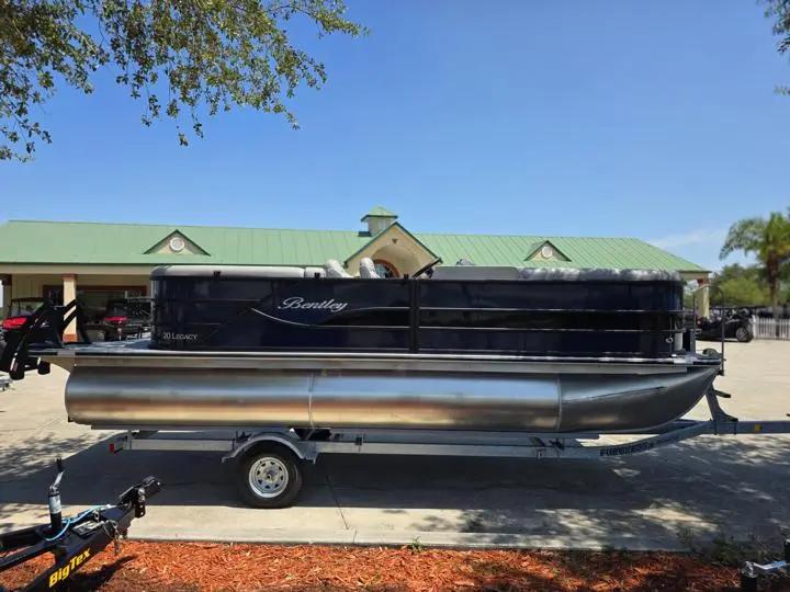 2025 Bentley Pontoons Legacy 200 Navigator - Photo 7