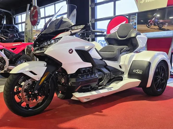 2024 Honda® Gold Wing Tour Automatic Dct Trike - Photo 2