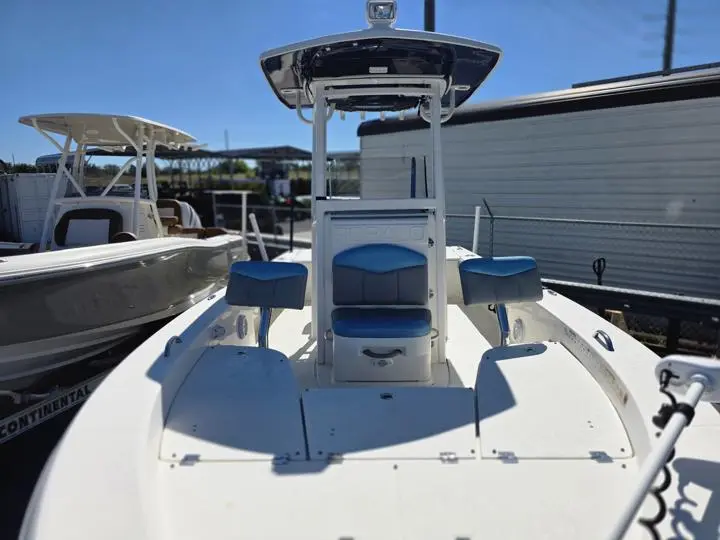 2016 Robalo Cayman 226 - Photo 11