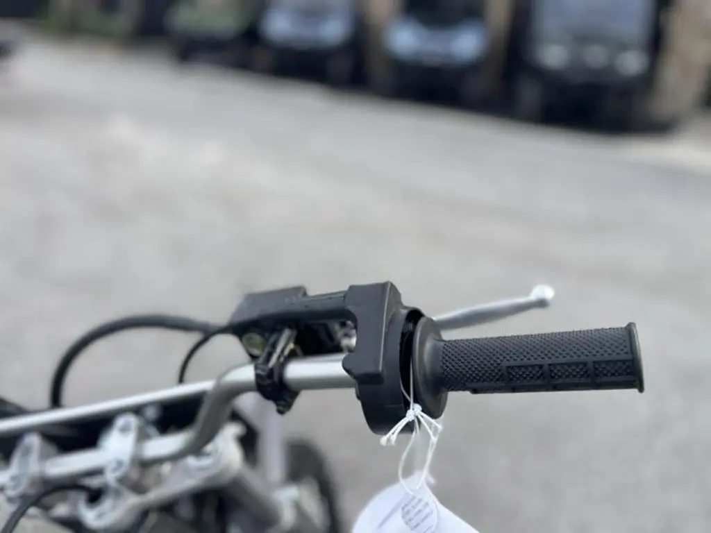 2025 Kawasaki KLX140R - Photo 14