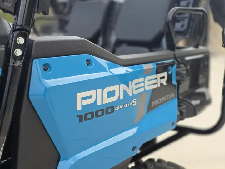 2025 Honda® Pioneer 1000-5 Deluxe - Photo 20